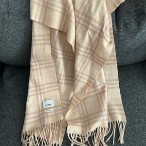 Burberry The Classic Check Cashmere Scarf